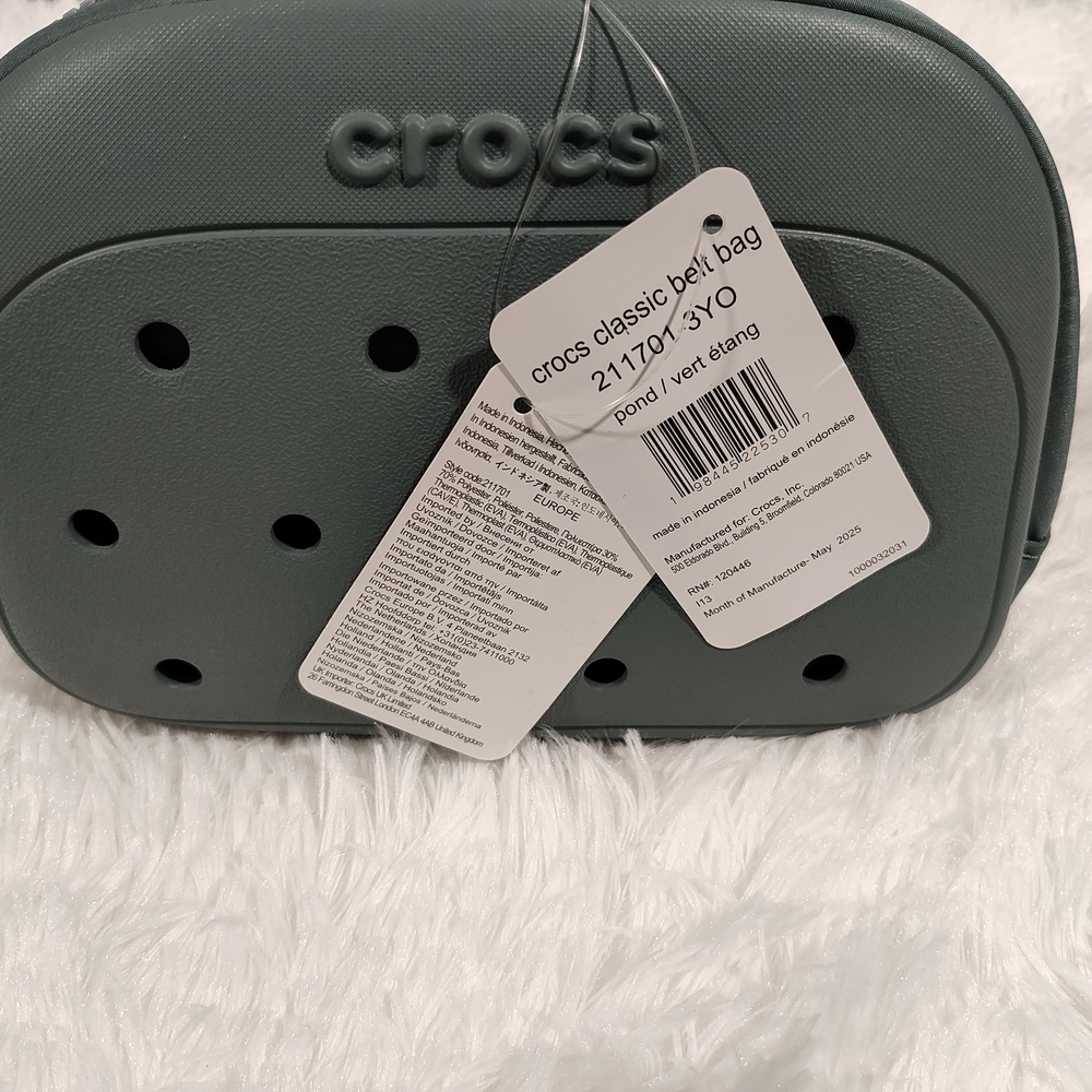 Crocs Classic Belt Bag in Green